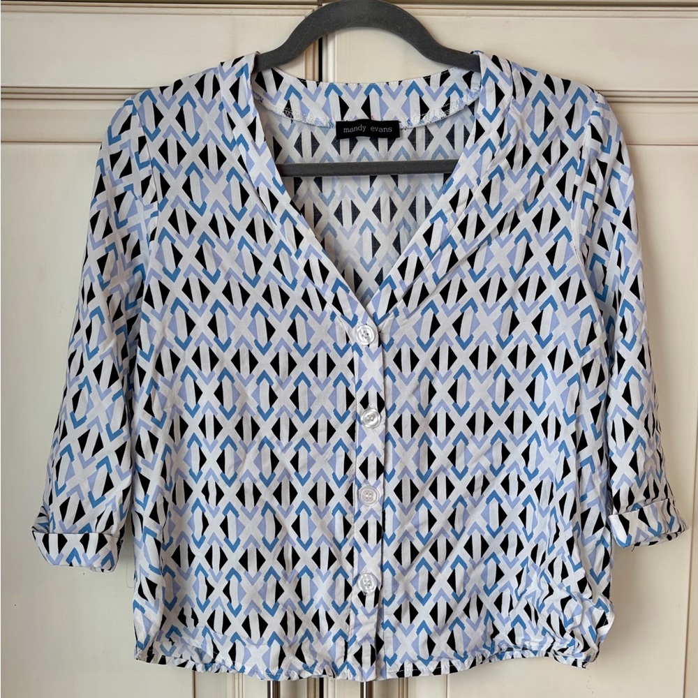 🍓 Mandy Evan’s Geometric Button Down Blouse in Blue and Black. Small.